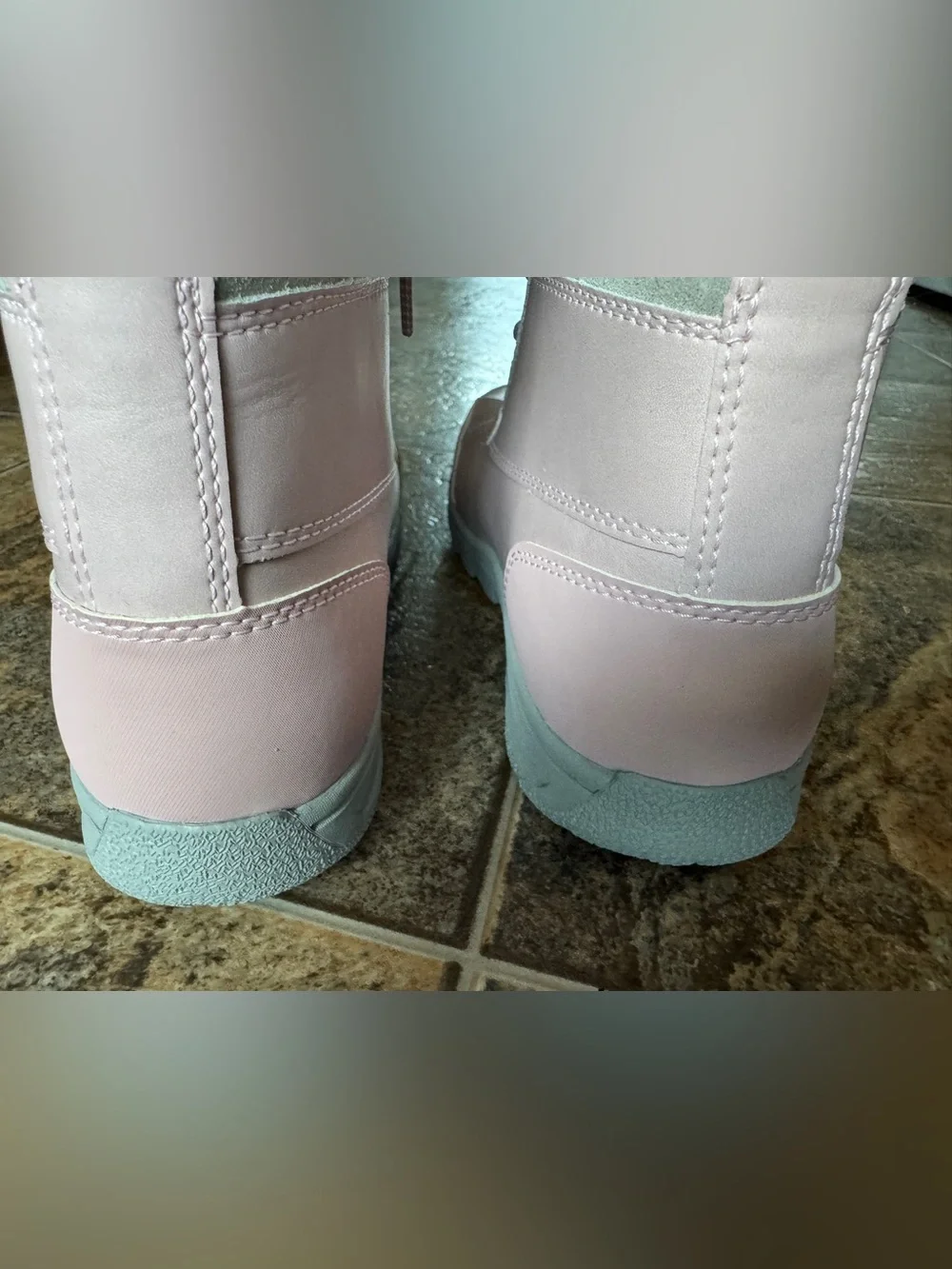 UGG new without